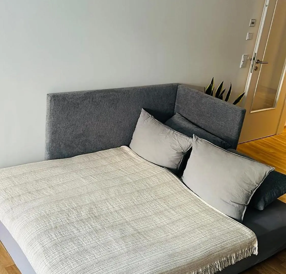 Apartment Elegant Studio By The Elbe In Central Dresden